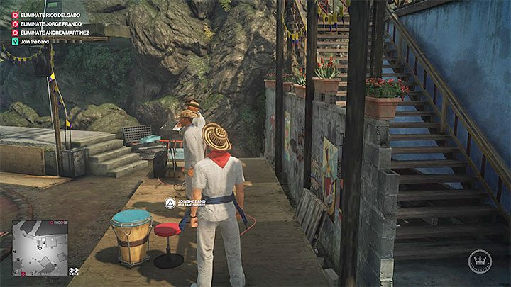 W przebraniu dotrzyj na scenę na rynku - Zadania fabularne w misji Trzygłowy wąż | Hitman 2 - Hitman 2 - poradnik do gry