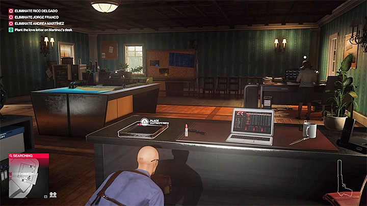 Zakradnij się do dużego pomieszczenia na piętrze - Zadania fabularne w misji Trzygłowy wąż | Hitman 2 - Hitman 2 - poradnik do gry