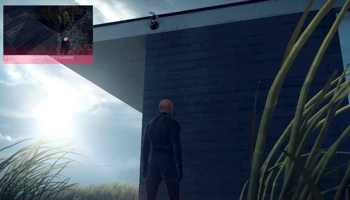 Gdy kamera cię widzi, pojawia się jej obraz w górnym lewym rogu ekranu - Hitman 2: Kamery - jak unikać? - Hitman 2 - poradnik do gry