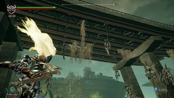 Pamiętaj, aby strącać przeciwników wiszących pod mostem - Drzewo wisielca - Darksiders 3 - poradnik do gry