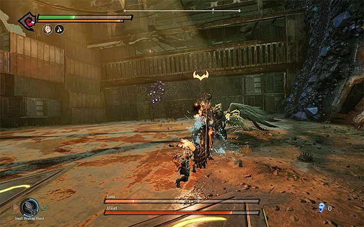 W momencie awansowania do drugiej fazy walki na placu boju pojawi się archanioł Uzjel, którego Żądzy uda się go omamić - Boss - Żądza | Solucja do gry Darksiders 3 - Darksiders 3 - poradnik do gry
