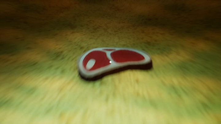 Pierw zajmiemy się zabawkami, które nie leżą po prostu na mapie, a musisz wykonać kilka czynności, aby je znaleźć - Pierwsze zadanie - pozbieranie zabawek - Hello Neighbor Hide and Seek - poradnik do gry