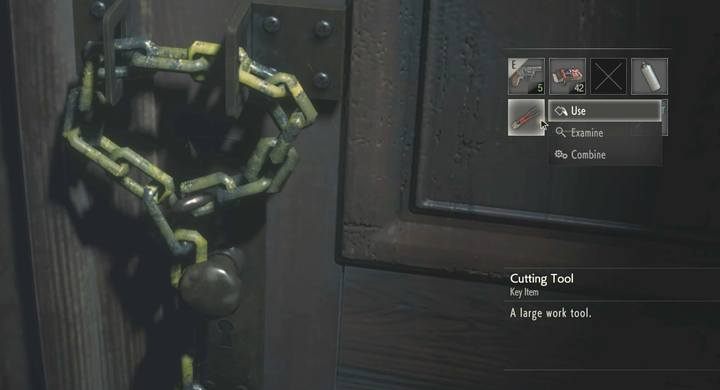 Naciśnij klawisz akcji przy drzwiach i wybierz narzędzie ze swojego ekwipunku - Spotkaj się z gościem (narzędzie skrawające) | Posterunek policji w RE2 - Resident Evil 2 - poradnik do gry