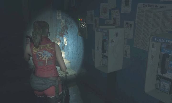 Zamontuj bezpiecznik przy drzwiach prowadzących do Głównego holu - Spotkaj się z gościem (narzędzie skrawające) | Posterunek policji w RE2 - Resident Evil 2 - poradnik do gry