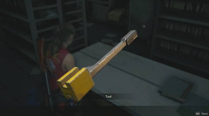 Narzędzie - uchwyt do lewarka - Zdobycie identyfikatora i ucieczka | Posterunek policji w Resident Evil 2 - Resident Evil 2 - poradnik do gry