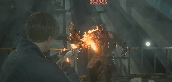 Stale monitoruj upływający czas - jeśli zbliżasz się do 3 minut, koniecznie zintensyfikuj atak - Walka z Tyranem (Leon) w Resident Evil 2 - Resident Evil 2 - poradnik do gry