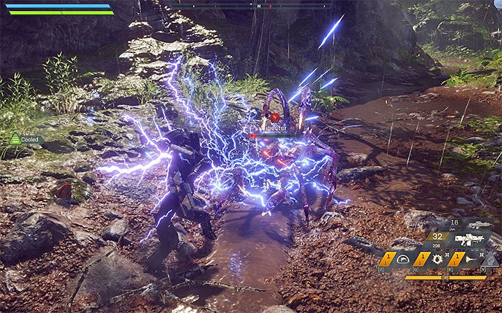 Elektryczna buława - Nie możesz jej zmienić na inny przedmiot do walki wręcz, przy czym może ci ona znacząco pomóc w nakładaniu na przeciwników negatywnego statusu porażenia prądem i wystawiania ich dzięki temu na ataki combo - Łowca - klasa javelina w Anthem - Anthem - poradnik do gry