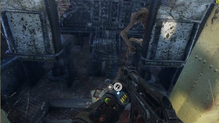 Kompas leży na podłodze, przez kabiną pilotów - Metro Exodus: Wołga - Ulepszenia i ciekawe miejsca, mapa, lista - Metro Exodus - poradnik do gry