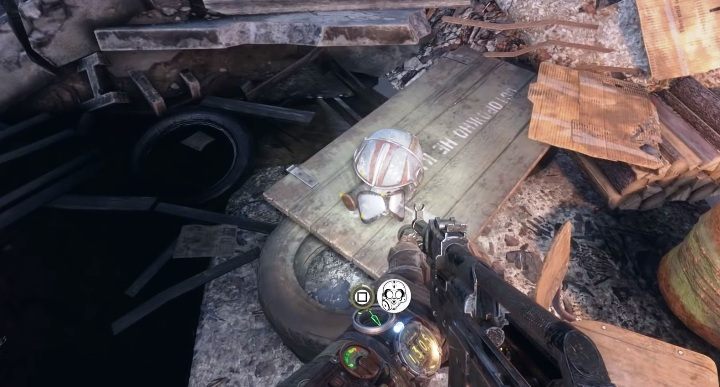 Na jednym ze stołów znajdziesz ulepszenie do hełmu - Metro Exodus: Wołga - Ulepszenia i ciekawe miejsca, mapa, lista - Metro Exodus - poradnik do gry