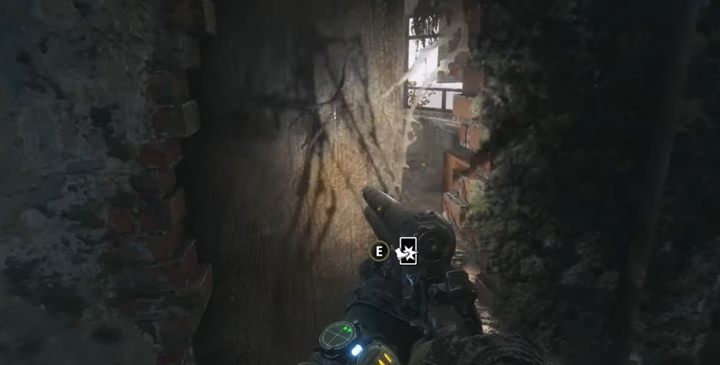 Musisz zejść na dół - w jednym z pomieszczeń jest biała czacha, co oczywiście wskazuje na kryjówkę - Metro Exodus Sams Story: Tajne skrytki Nocnych Łowców (Night Hunters Stashes) - Metro Exodus - poradnik do gry