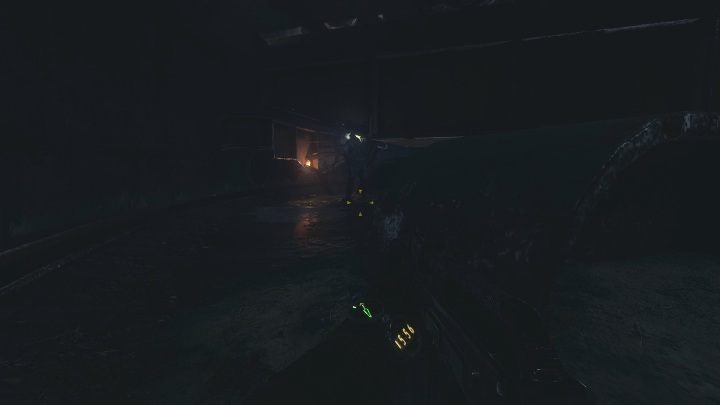 Gdy zejdziesz niżej udaj się w lewą stronę - Metro Exodus: Wewnątrz wrogiej bazy, Moskwa - solucja - Metro Exodus - poradnik do gry