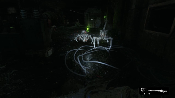 Biegnij na górę, a odzyskasz możliwość korzystania z latarki, co ułatwi trochę sytuacje - Metro Exodus: Droga na tamę i spotkanie z Aloszą, Tajga - solucja - Metro Exodus - poradnik do gry