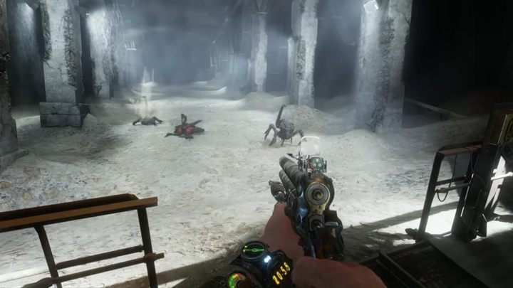 Na początku zobaczysz mnóstwo bestii, przypominających krzyżówkę skorpionów i pająków - Metro Exodus: Wyprawa po mapy satelitarne, Morze Kaspijskie - solucja - Metro Exodus - poradnik do gry