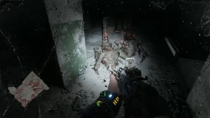 Podejdź do korytarza z numerem 01 i przeczołgaj się na drugą stronę - Metro Exodus: Wyprawa po mapy satelitarne, Morze Kaspijskie - solucja - Metro Exodus - poradnik do gry