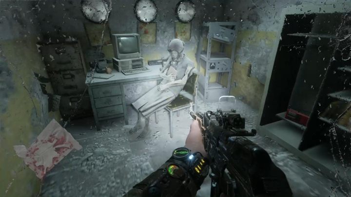 Przejdź korytarzem dalej i wejdź do łazienki - Metro Exodus: Wyprawa po mapy satelitarne, Morze Kaspijskie - solucja - Metro Exodus - poradnik do gry