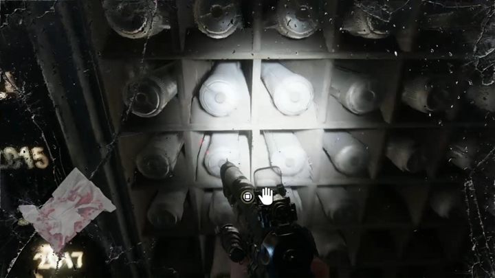 Przejdź teraz drugim przejściem dalej i z pomocą światła rozpraw się z kolejnymi pająkami - Metro Exodus: Wyprawa po mapy satelitarne, Morze Kaspijskie - solucja - Metro Exodus - poradnik do gry