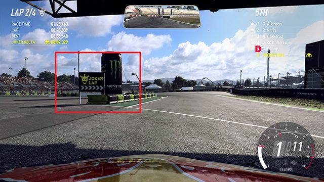 Wypatruj odpowiednio oznaczonych tablic, aby nie przegapić wjazdu na trasę Jokera. - DiRT Rally 2.0: Tryb kariery - DiRT Rally 2.0 - poradnik do gry