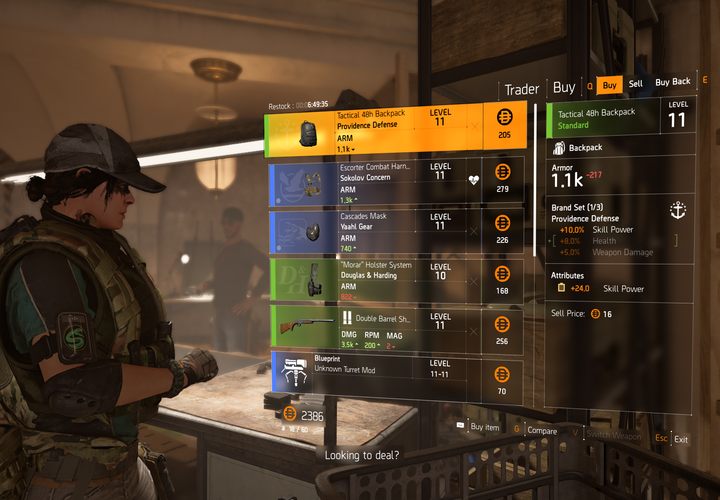 Pierwszego kupca możesz znaleźć zaraz przy wejściu do bazy operacyjnej. - Biały Dom | Baza operacyjna i osady w The Division 2 - The Division 2 - poradnik do gry
