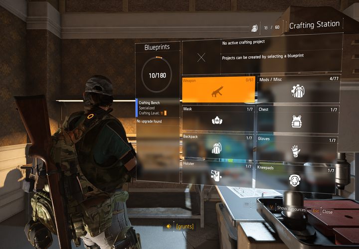 Stół do wytwarzania znajdziesz po lewej stronie od wejścia głównego. - Biały Dom | Baza operacyjna i osady w The Division 2 - The Division 2 - poradnik do gry