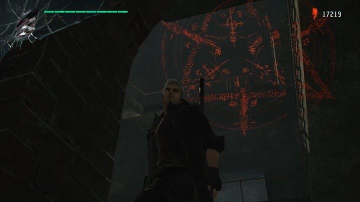 Gdy zniszczysz korzenie Klifota, odsłonisz przejście do schodów, prowadzących do wnęki w ścianie - Tajna misja 02 w Devil May Cry 5 - Devil May Cry 5 - poradnik do gry