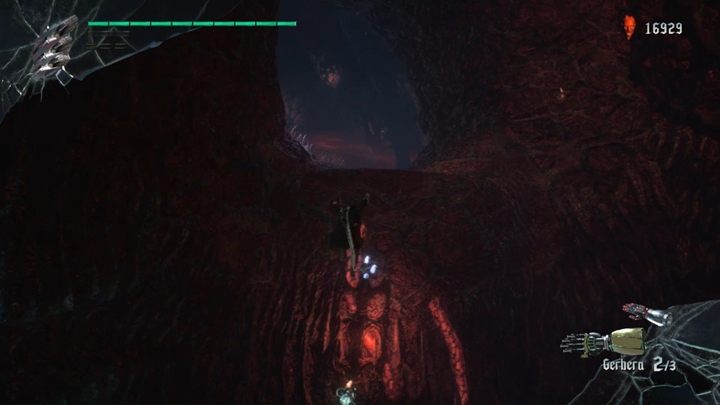 Aby dotrzeć do tajnej misji, musisz skorzystać z windy i doskoczyć do platformy - Tajna misja 05 w Devil May Cry 5 - Devil May Cry 5 - poradnik do gry