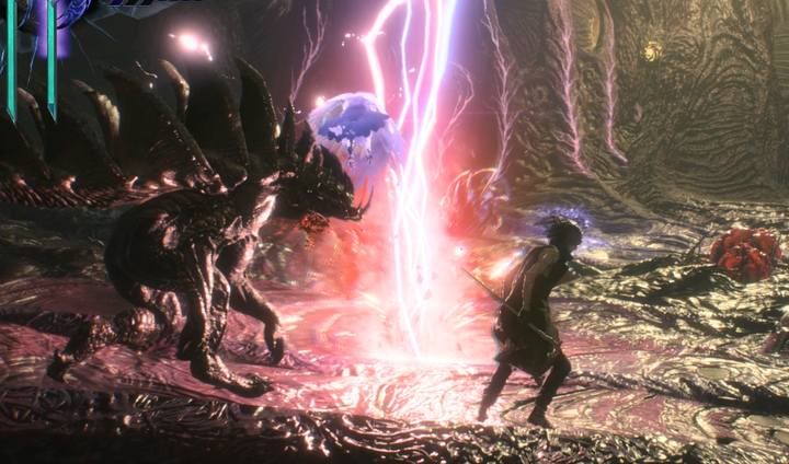 Gryf wykorzystuje pioruny do ataków obszarowych; Cień silnie atakuje pojedycncych wrogów w zwarciu. - V - Jak walczyć w Devil May Cry 5? - Devil May Cry 5 - poradnik do gry