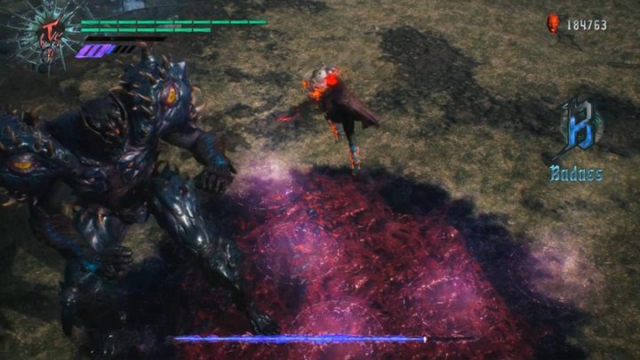 Koniecznie uważaj również na pociski z powietrza, które bombardują cię z góry - Urizen (Misja 17) - Boss w Devil May Cry 5 - Devil May Cry 5 - poradnik do gry