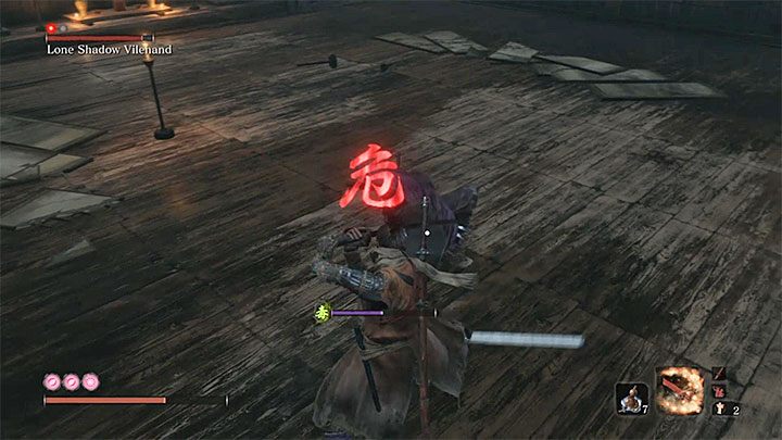 Walka z bossem nabierze bardziej klasycznego charakteru dopiero po tym jak fioletowy pomocnik zostanie wyeliminowany - Lone Shadow Vilehand | Boss w Sekiro Shadows Die Twice - Sekiro Shadows Die Twice - poradnik do gry
