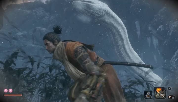 Wąż wyłoni się, gdy znajdziesz się na półce skalnej z trawą - Wielki Wąż | Boss w Sekiro Shadows Die Twice - Sekiro Shadows Die Twice - poradnik do gry