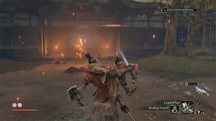 W celu poprawnego wykonania Kontry Mikiri tuż po pojawieniu się czerwonego symbolu wychyl gałkę analogową w stronę przeciwnika i wciśnij przycisk uniku (domyślnie Kółko / B) - Jak używać Kontry Mikiri w Sekiro Shadows Die Twice? - Sekiro Shadows Die Twice - poradnik do gry