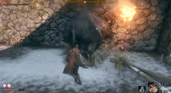 Postaraj się zapędzić wroga do rogu i obracaj się razem z nim, trzymając się na jego tyłąch - Płonący byk | Boss w Sekiro Shadows Die Twice - Sekiro Shadows Die Twice - poradnik do gry