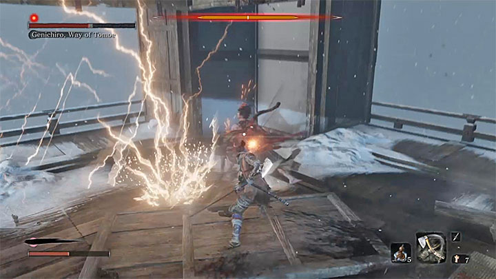 Tuż po awansowaniu do drugiej fazy walki rozważ skonsumowanie wątroby węgorza żeby zwiększyć swoją odporność na wyładowania - Genichiro Ashina | Boss w Sekiro Shadows Die Twice - Sekiro Shadows Die Twice - poradnik do gry