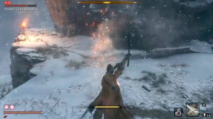 Podstawowe wystrzały z broni możesz bez problemu parować; te silniejsze mogą silnie zredukować twoją posturę - Snake Eyes Shirafuji | Boss w Sekiro Shadows Die Twice - Sekiro Shadows Die Twice - poradnik do gry