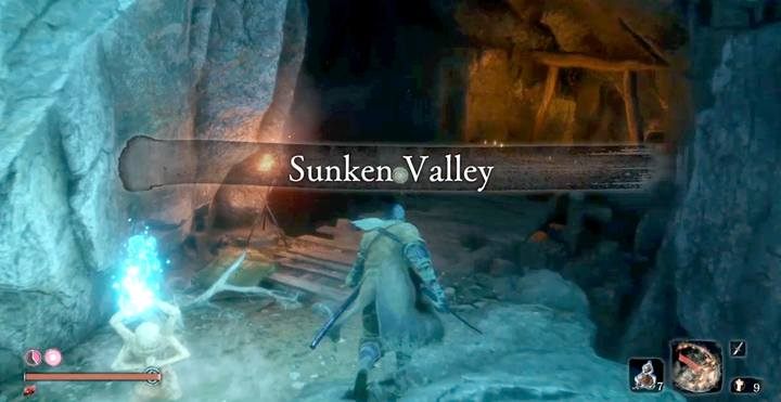 Po dotarciu do Twierdzy za bossem Snake Eyes Shirafuji, wejdź do tuneli za murem Twierdzy - Long-arm Centipede Giraffe | Boss w Sekiro Shadows Die Twice - Sekiro Shadows Die Twice - poradnik do gry