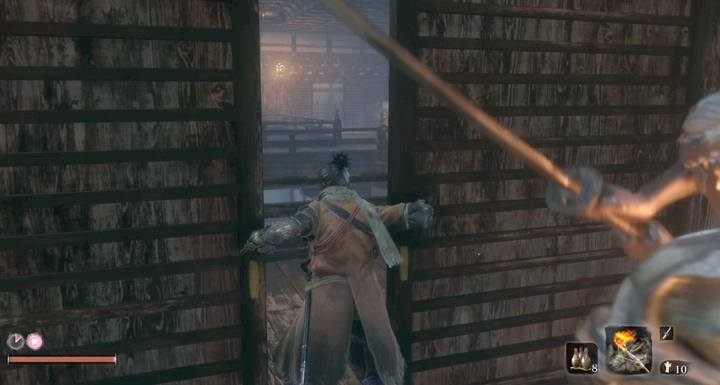 Zignoruj przeciwników; najważniejsze są drzwi - Zamek w Ashinie | Solucja Sekiro Shadows Die Twice - Sekiro Shadows Die Twice - poradnik do gry