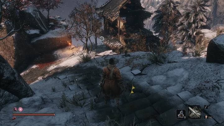 Poniżej skały z handlarzem, znajdziesz zniszczony budynek i konającego mężczyznę obok - Podzamcze Ashiny | Solucja Sekiro Shadows Die Twice - Sekiro Shadows Die Twice - poradnik do gry