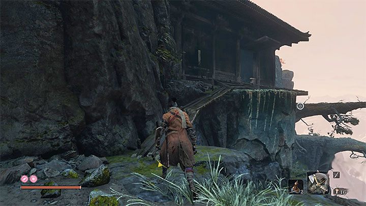 Kontynuuj wspinaczkę, w trakcie której możesz dotrzeć na półkę z białym kwiatem (White Pinwheel) - to przedmiot questowy, który przydaje się później - Świątynia Senpou | Solucja Sekiro Shadows Die Twice - Sekiro Shadows Die Twice - poradnik do gry