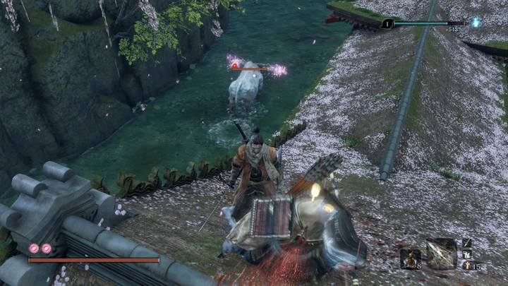 Zaraz po przejściu przez budynek, natkniesz się na posążek rzeźbiarza Kwiatowa arena - Źródlany pałac | Solucja Sekiro Shadows Die Twice - Sekiro Shadows Die Twice - poradnik do gry