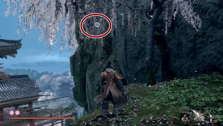 Aby przedostać się do handlarza, dostań się na szczyt schodów za jeziorem, do zamkniętej bramy - Źródlany pałac | Solucja Sekiro Shadows Die Twice - Sekiro Shadows Die Twice - poradnik do gry