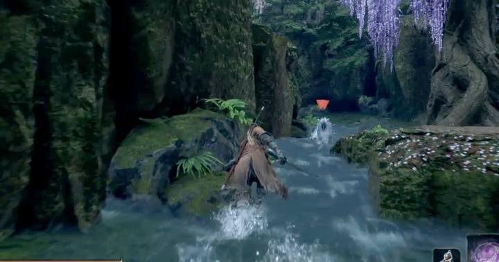 Najpierw obejdź skałę, na której znajduje się budynek, by wyeliminować tam dwa wilko-podobne potwory - Shichimen Warrior #3 | Boss w Sekiro Shadows Die Twice - Sekiro Shadows Die Twice - poradnik do gry