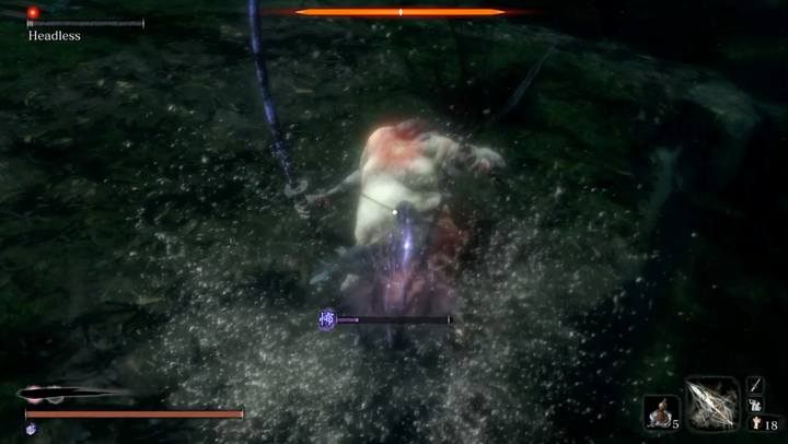 Bossowie posiadają ograniczoną ilość zdrowia w porównaniu do ich naziemnych wersji; nie będziesz również p[potrzebował Boskiego konfetti - Headless (Bezgłowy, pod wodą) | Boss w Sekiro Shadows Die Twice - Sekiro Shadows Die Twice - poradnik do gry