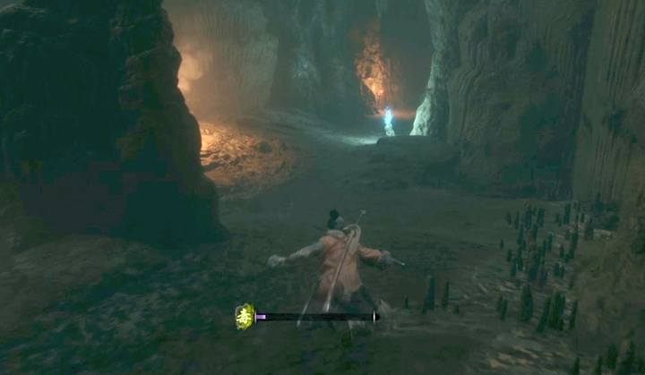 Nim wejdziesz na arenę bossa, odblokuj pobliski posążek rzeźbiarza Przepastna głębina na skarpie, by w razie niepowodzenia mieć szybką drogą na arenę/ - Wojownik Shichimen 2# | Boss w Sekiro Shadows Die Twice - Sekiro Shadows Die Twice - poradnik do gry