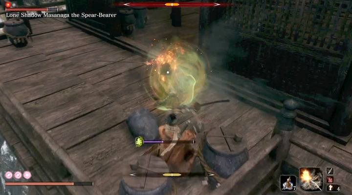 Atak bossa w tym wypadku ma zielony kolor, gdy niesie ze sobą ryzyko zatrucia - Lone Shadow Masanaga | Boss w Sekiro Shadows Die Twice - Sekiro Shadows Die Twice - poradnik do gry