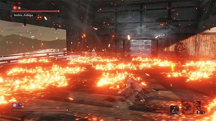Po awansowaniu do drugiej fazy walki Isshin zyska nowe umiejętności, a mianowicie ataki ogniowe - Isshin Ashina | Boss w Sekiro Shadows Die Twice - Sekiro Shadows Die Twice - poradnik do gry