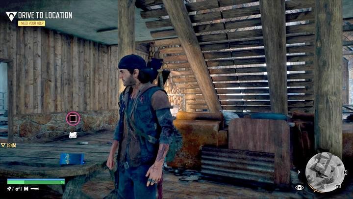Wejdź do największego budynku na osiedlu, by pod schodami, na stole odnaleźć ulotkę - jeden z sekretów z sekcji Turystyka - Days Gone: Lost Lake - wszystkie sekrety i znajdźki, mapa - Days Gone - poradnik do gry
