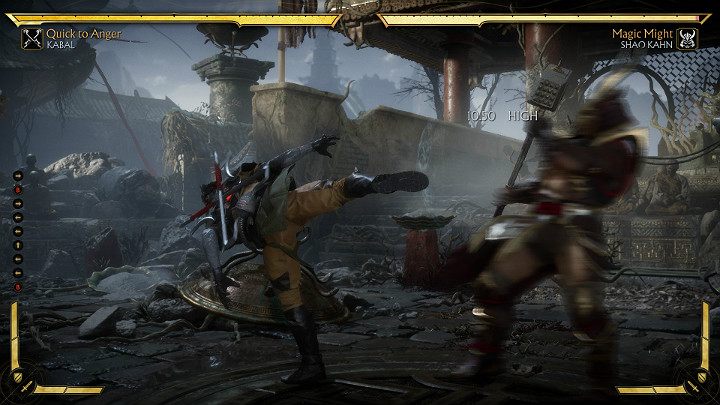 Ciosy na głowę blokujemy na dwa sposoby - stojąc lub możemy się przed nimi uchylić poprzez przytrzymanie strzałki w dół - Blokowanie i uniki w Mortal Kombat 11 - Mortal Kombat 11 - poradnik do gry