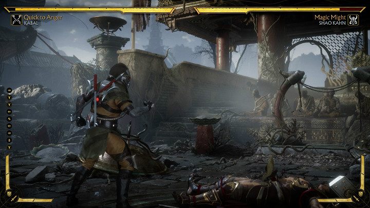 Jeśli widzisz, że przeciwnik już wyprowadza kolejny atak, możesz opóźnić wstanie z ziemi o kilka chwil - Upadanie w Mortal Kombat 11 - Mortal Kombat 11 - poradnik do gry
