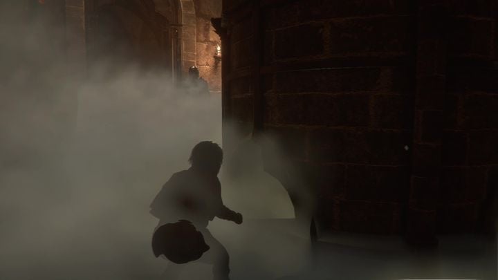 Przejdź przez balkon głównej sali - A Plague Tale Innocence: Więzy krwi - solucja, opis przejścia - A Plague Tale Innocence - poradnik do gry