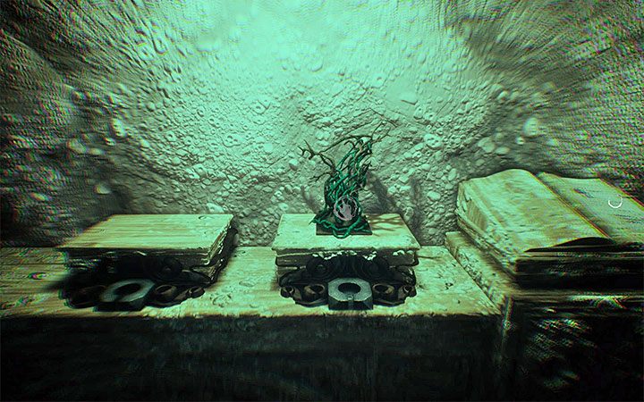 Każdy odnaleziony tajemniczy przedmiot trafia na wystawę w kajucie bohatera, którą odwiedza się w przerwach pomiędzy zaliczaniem kolejnych aktów - Lista trofeów gry Layers of Fear 2 - Layers of Fear 2 - poradnik do gry