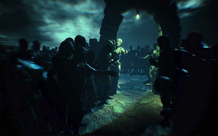 Pomiędzy manekinami znajdują się wąskie przejścia, dzięki którym możesz kontynuować uciekanie potworowi - Wrak statku i obszar z manekinami | Solucja Layers of Fear 2 - Layers of Fear 2 - poradnik do gry